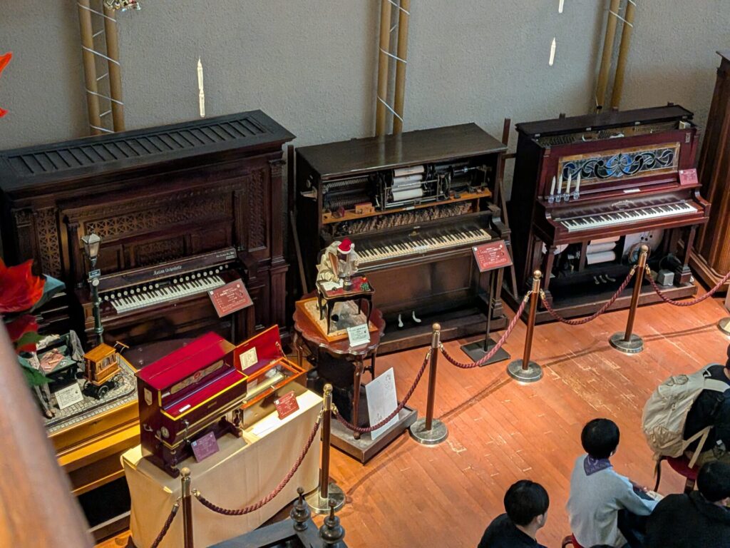 演奏会場の周囲にあるオルゴール