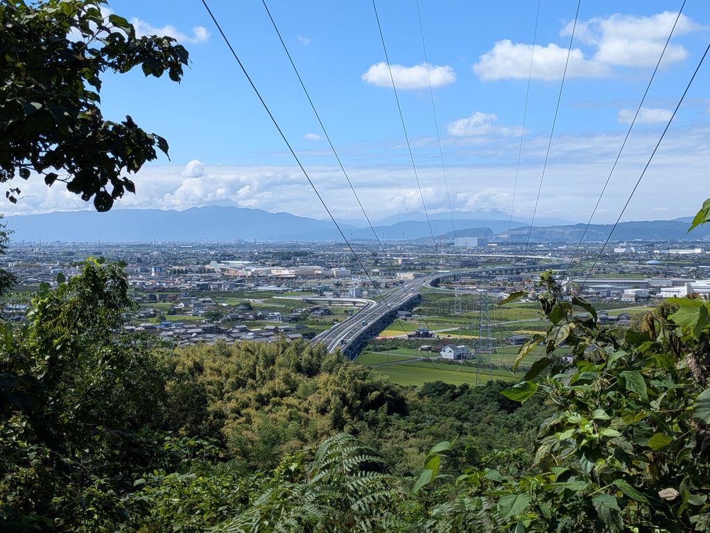 鉄塔下よりモレラ岐阜方面を望む